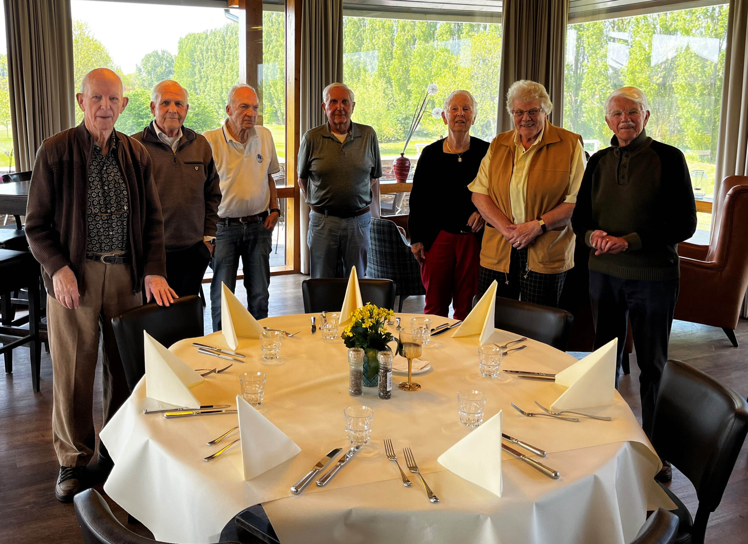Met dank aan Perry voor de foto Ies van Geest, Frits Hamel, Theo Bouwman, Harry Broerse, Joke van Geest, Liesbeth Polman, Charles Ligtvoet, (ontbrekend Dan Iverus)