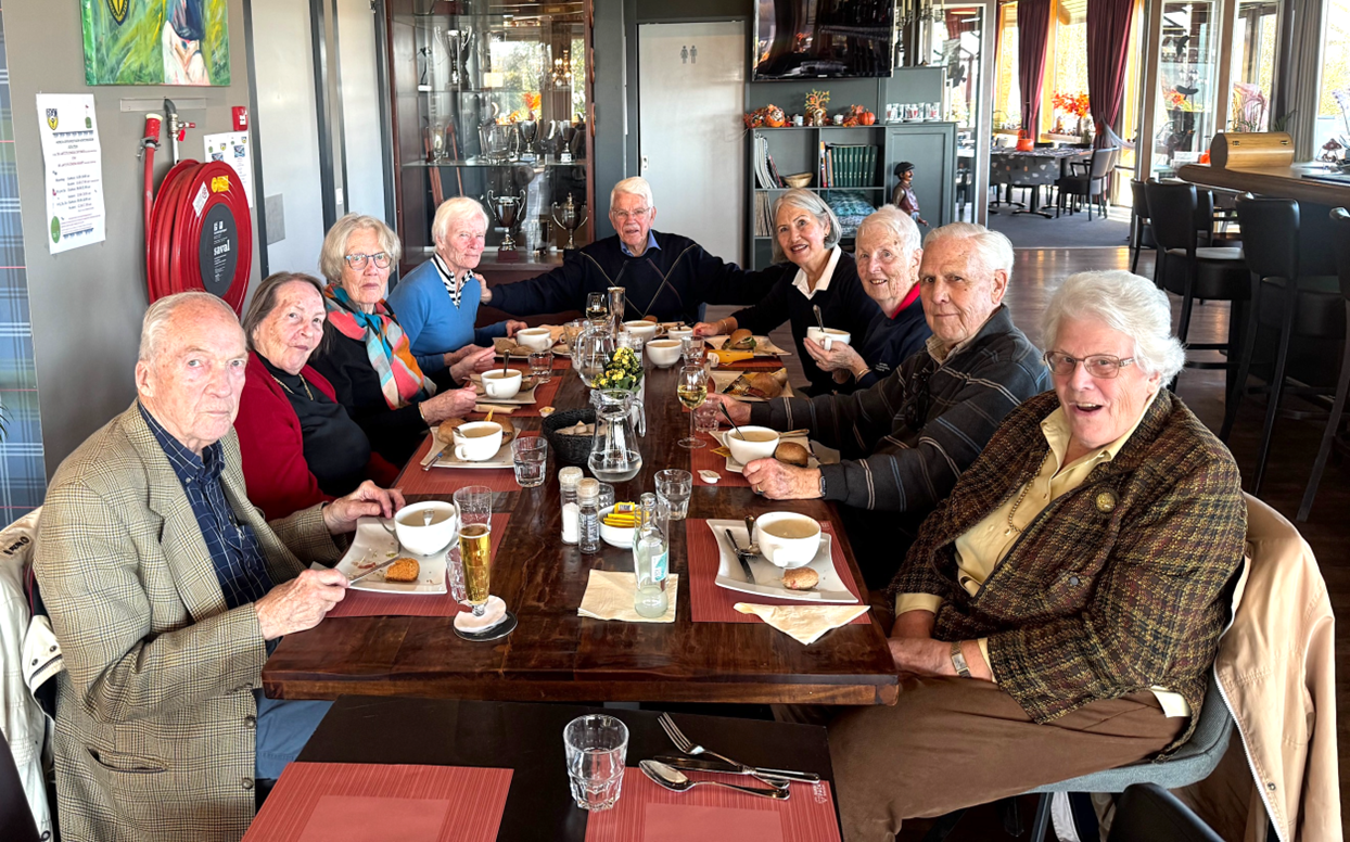 V.l.n.r. Theo Bouwman, Wil Onstwedder, Liesbeth Hardon, Ria de Bruin, Charles Ligtvoet, Inge Verlind, Joke van Geest, Frits Hamel, Liesbeth Polman 